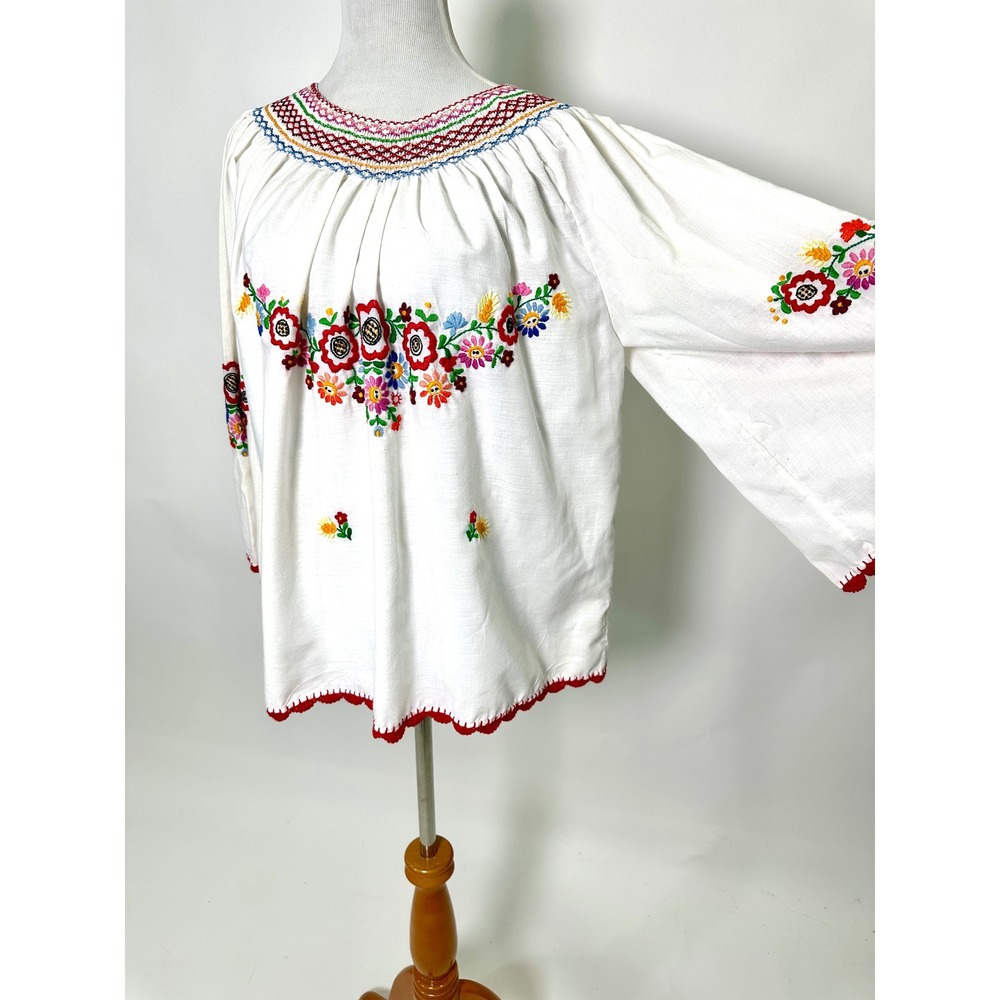 Vintage 1950s Hungarian Embroidered Blouse White Cotton Smocked Plus Size 1X